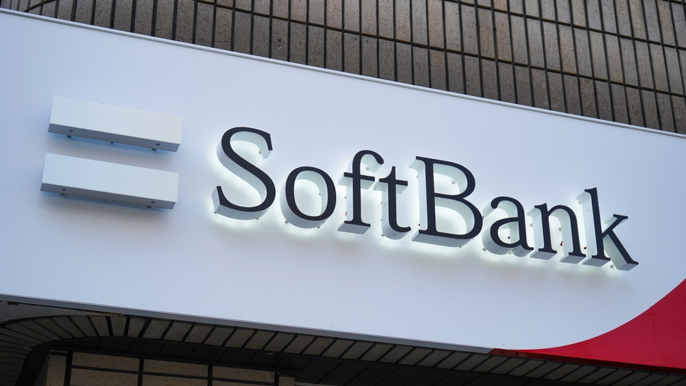 Der Gründer von SoftBank ist zögerlich gegenüber Bitcoin, behauptet aber, man könne es “nicht ignorieren”